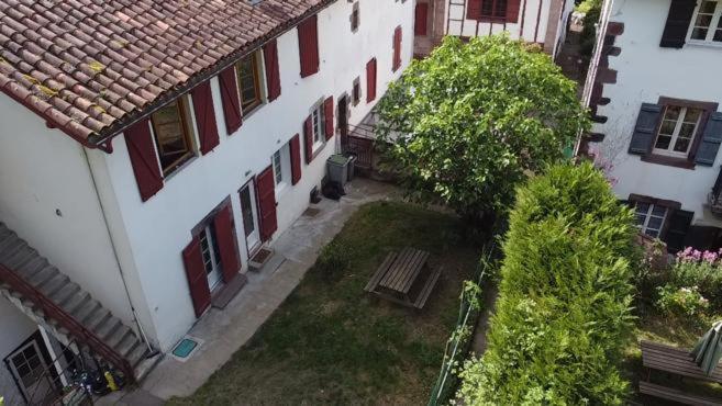 Maison au coeur de la rue pietonne Saint-Jean-Pied-de-Port Extérieur photo