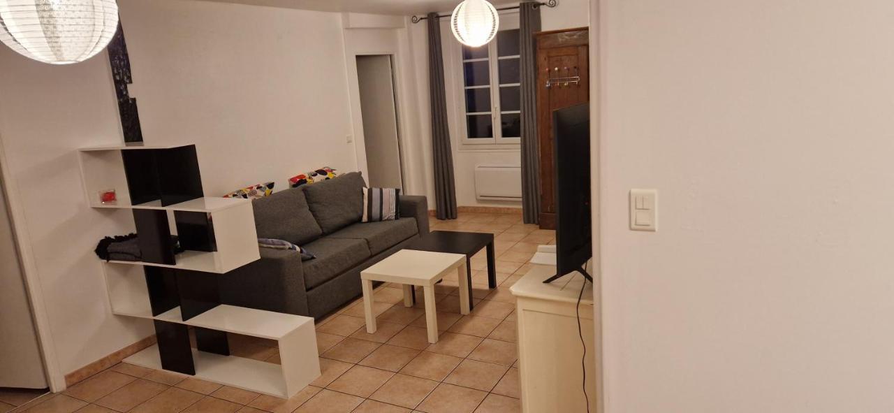 Maison au coeur de la rue pietonne Saint-Jean-Pied-de-Port Extérieur photo