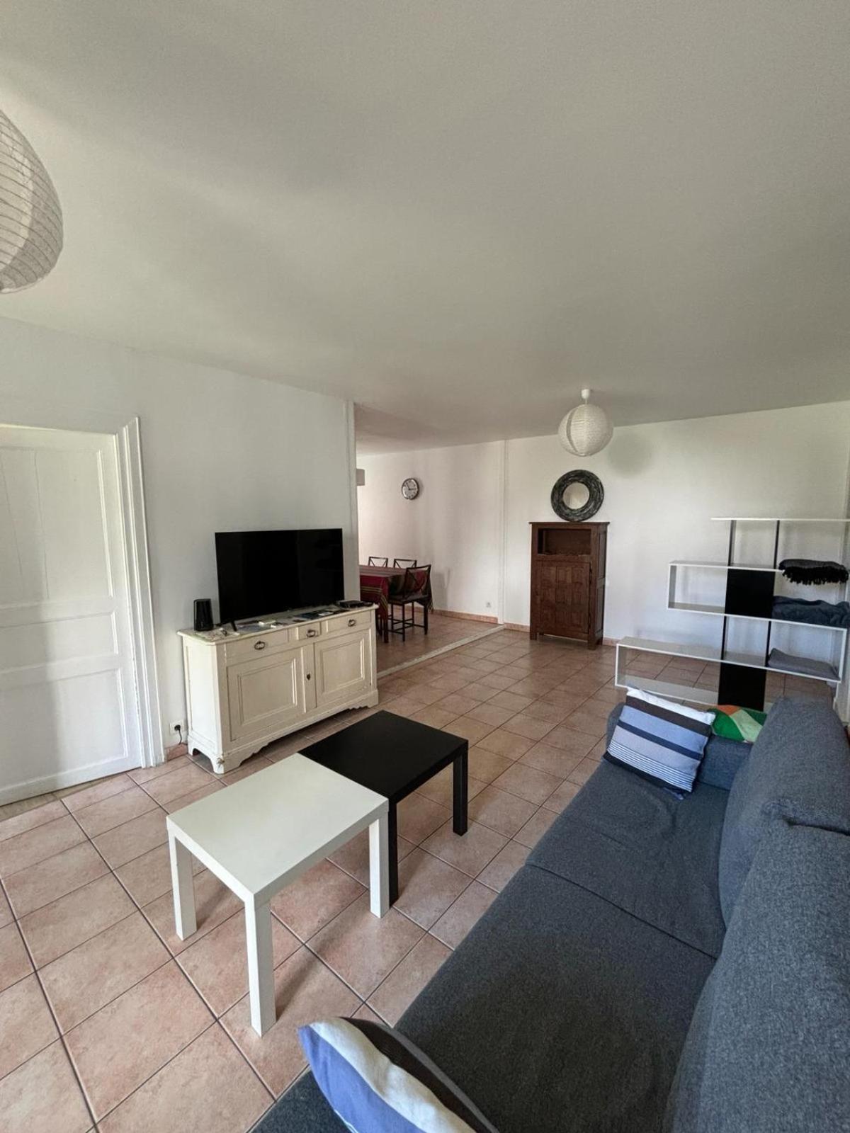 Maison au coeur de la rue pietonne Saint-Jean-Pied-de-Port Extérieur photo
